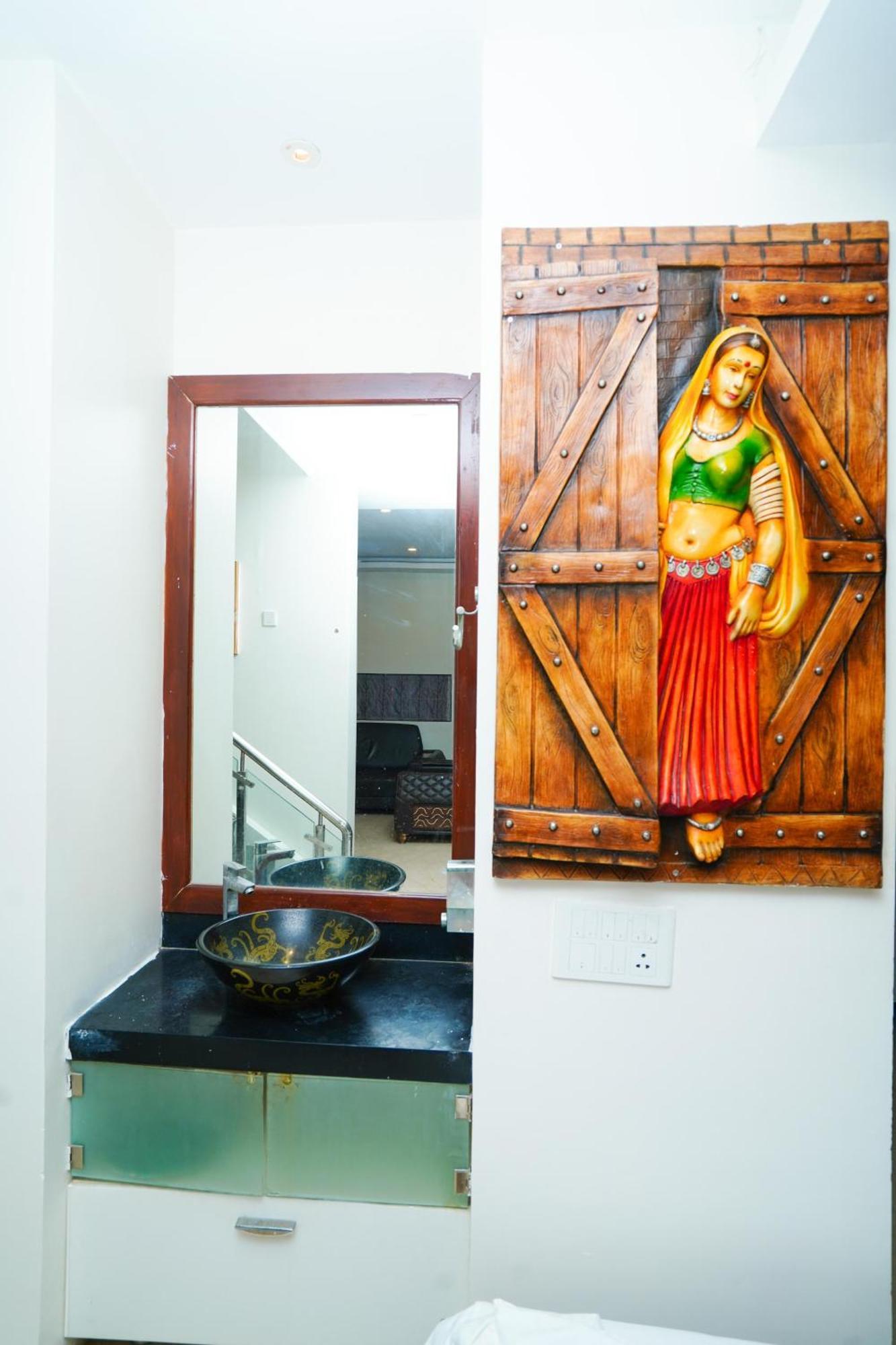 Golden Villa - Duplex House With Private Theater - Near To Alipiri And Bhudevi Ttd Ticket Counter And Kapilateertham Tirupati Exterior foto
