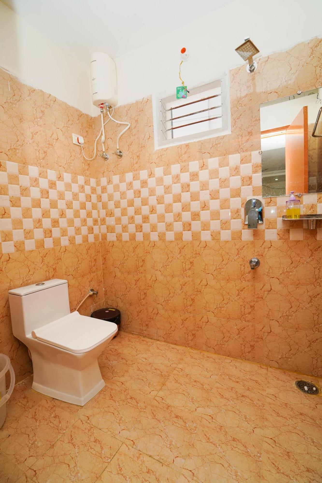 Golden Villa - Duplex House With Private Theater - Near To Alipiri And Bhudevi Ttd Ticket Counter And Kapilateertham Tirupati Exterior foto